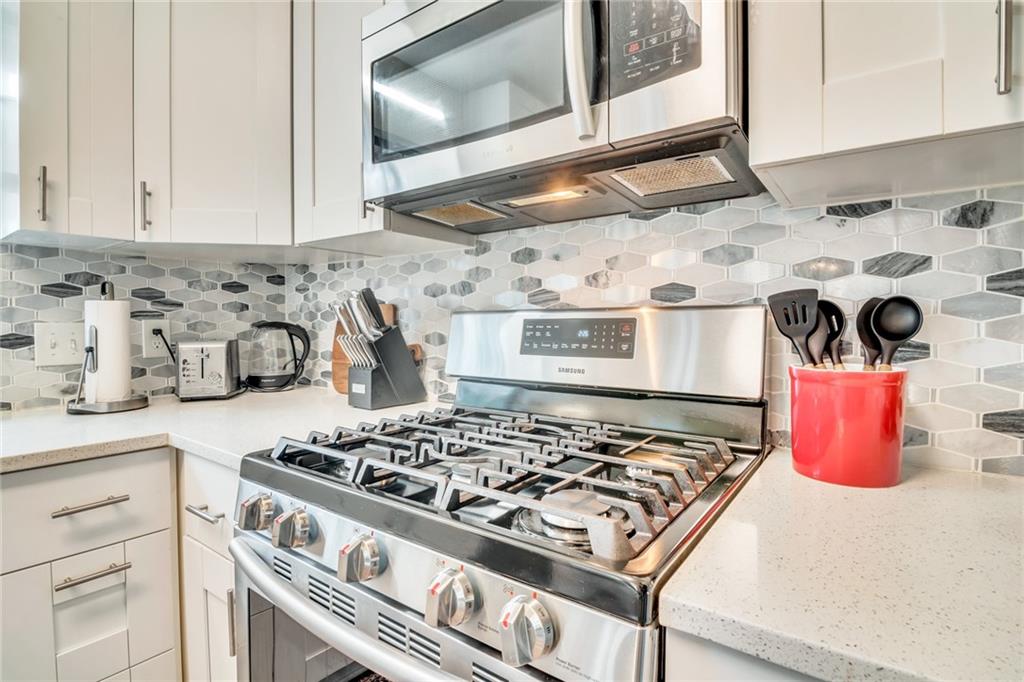 6896824 Property Photo 8