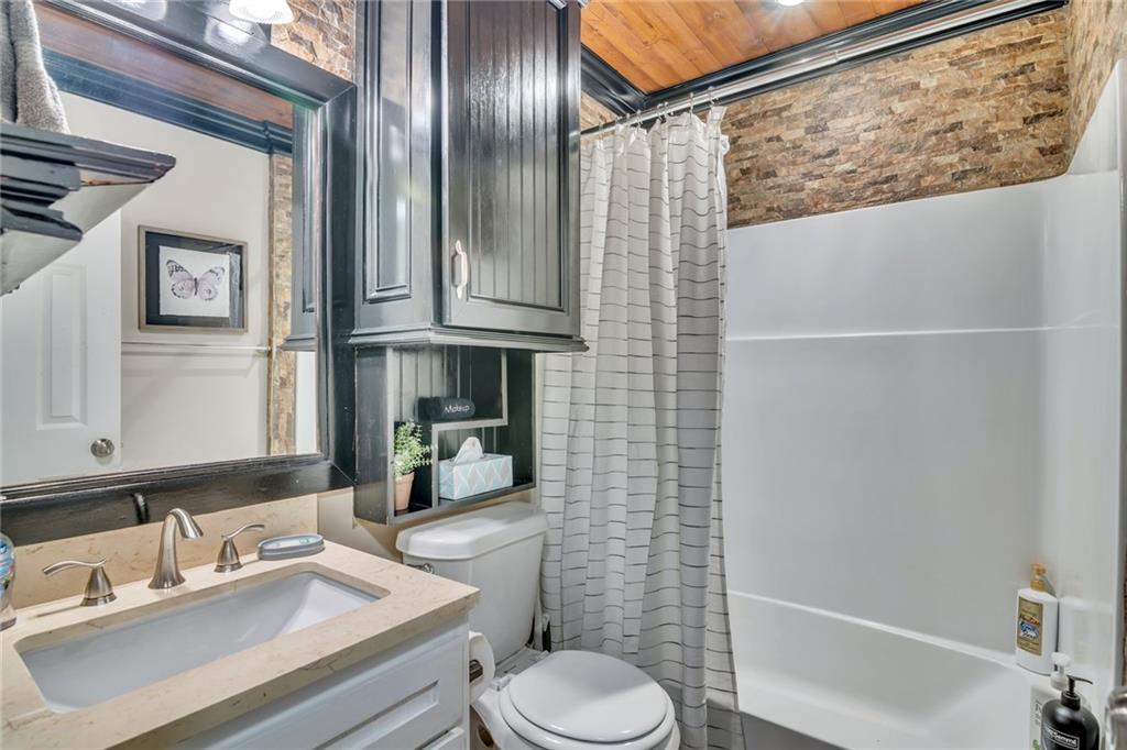 6896824 Property Photo 19