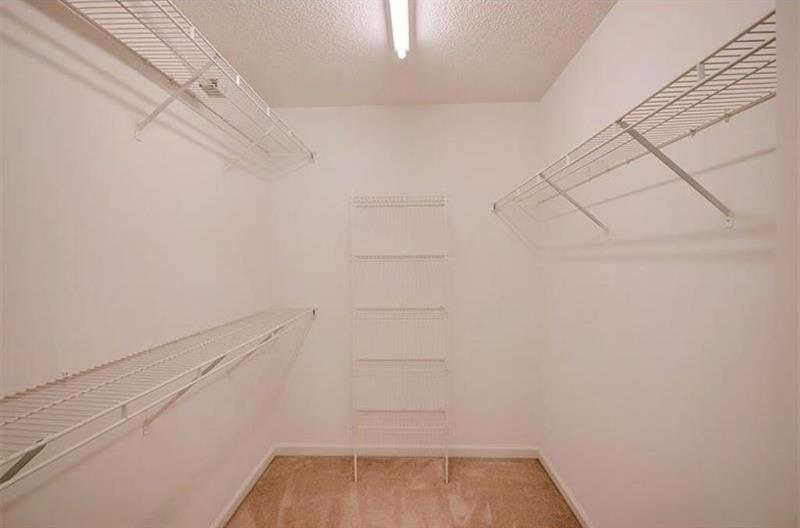 7045800 Property Photo 6