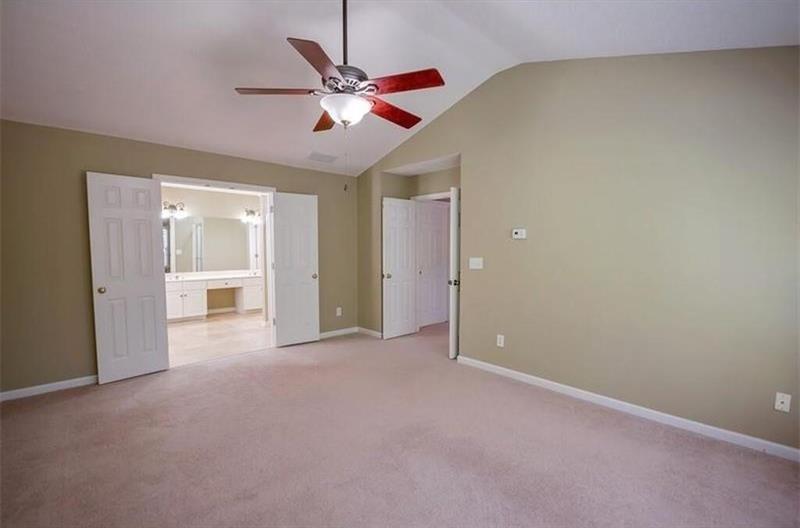 7045800 Property Photo 11