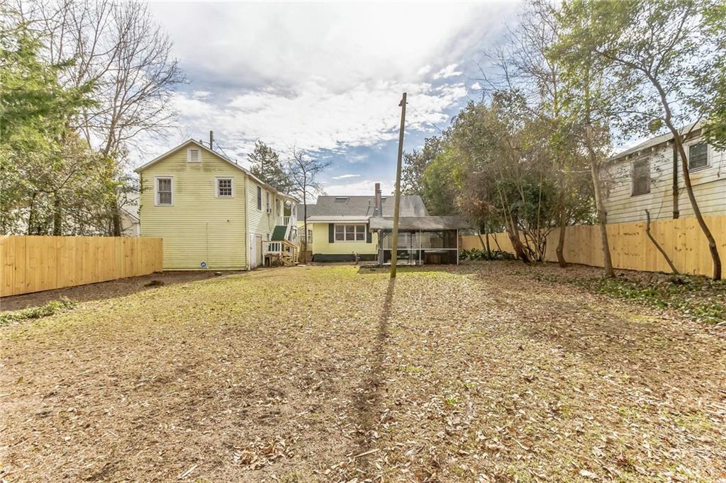 206 Hobby Ave