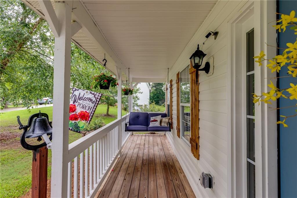 11 Starlyn Trace Property Photo 6
