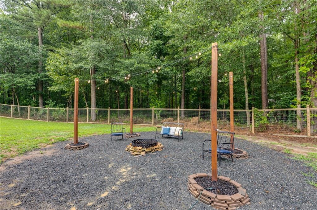 11 Starlyn Trace Property Photo 25