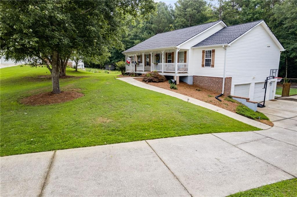 11 Starlyn Trace Property Photo 31