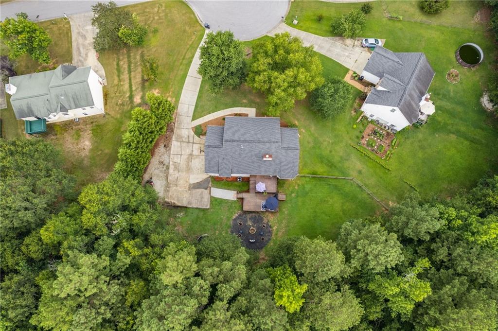 11 Starlyn Trace Property Photo 35