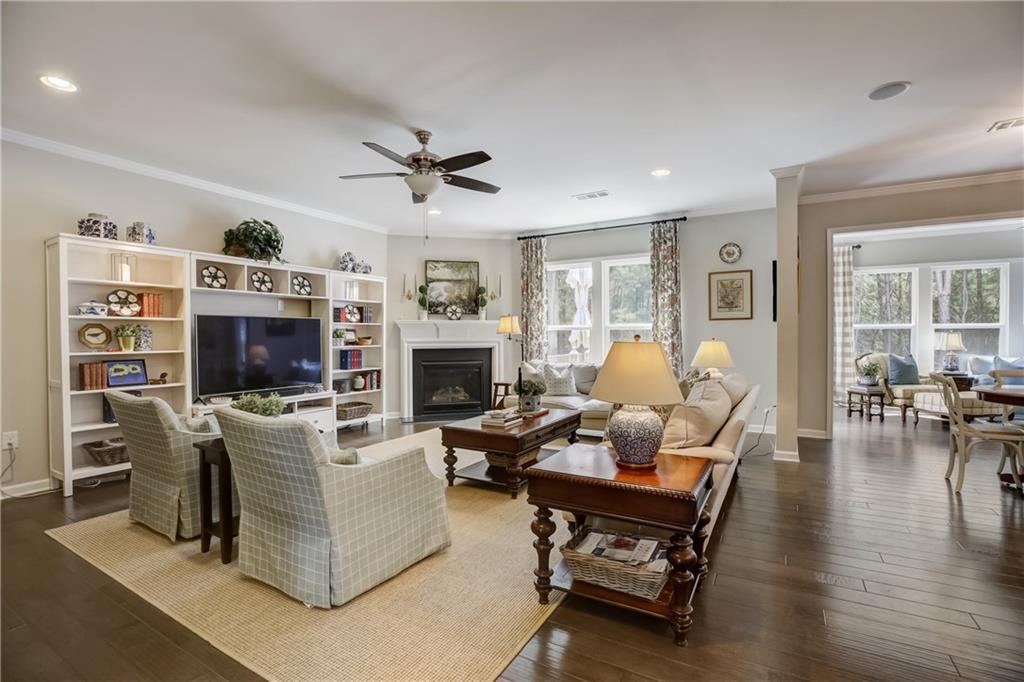 977 Woodbury Road Property Photo 12