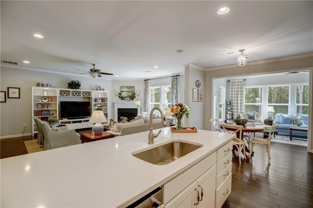 977 Woodbury Road Property Photo 14