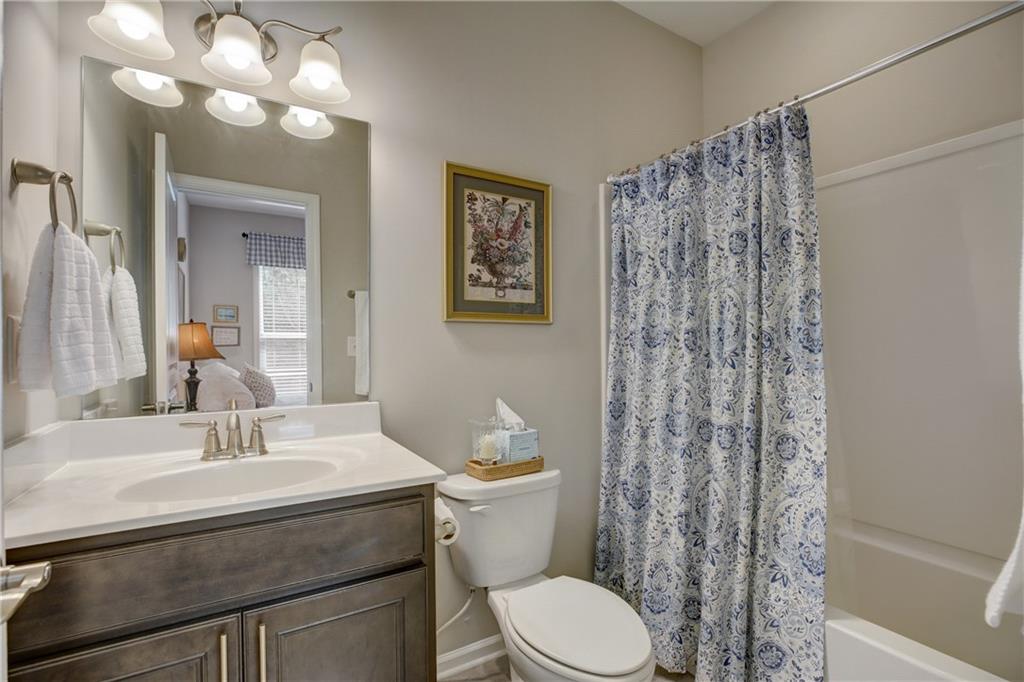977 Woodbury Road Property Photo 23