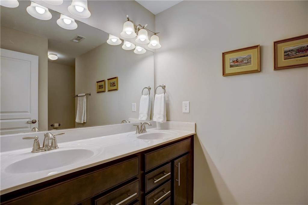 977 Woodbury Road Property Photo 31