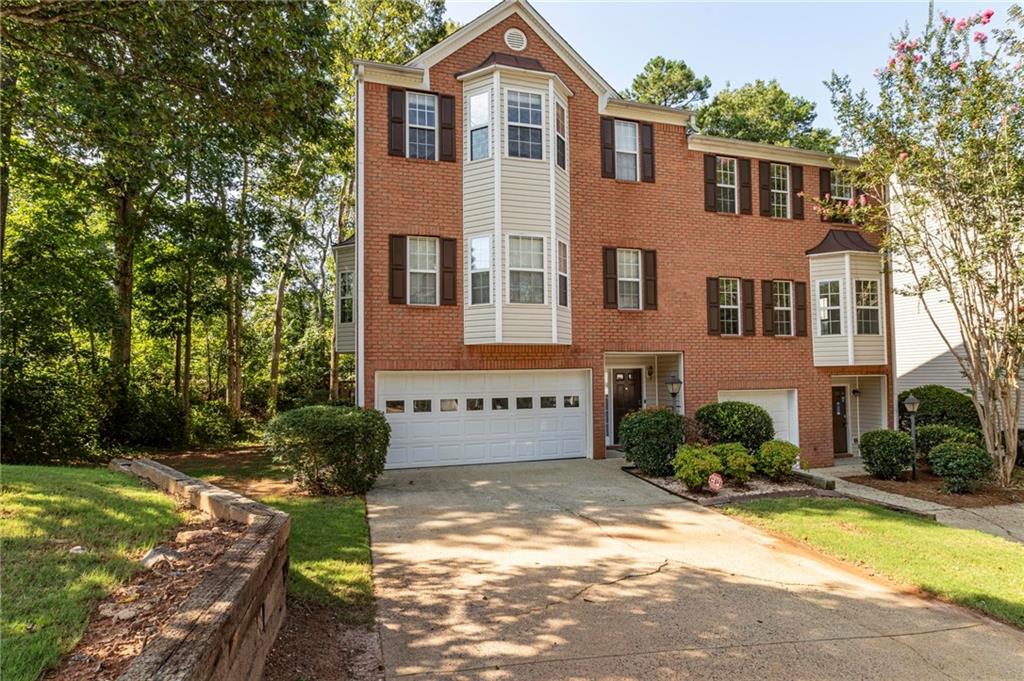 2451 Stonegate Drive Nw Property Photo 2