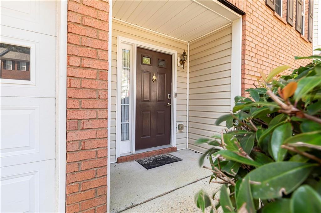 2451 Stonegate Drive Nw Property Photo 3