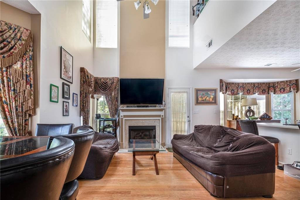 2451 Stonegate Drive Nw Property Photo 6