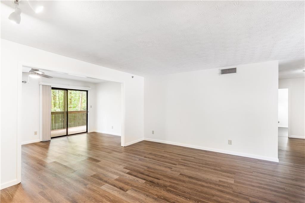 2105 Cumberland Court Se Property Photo 12