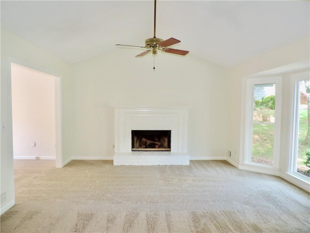 3264 Woodcliff Way Property Photo 3