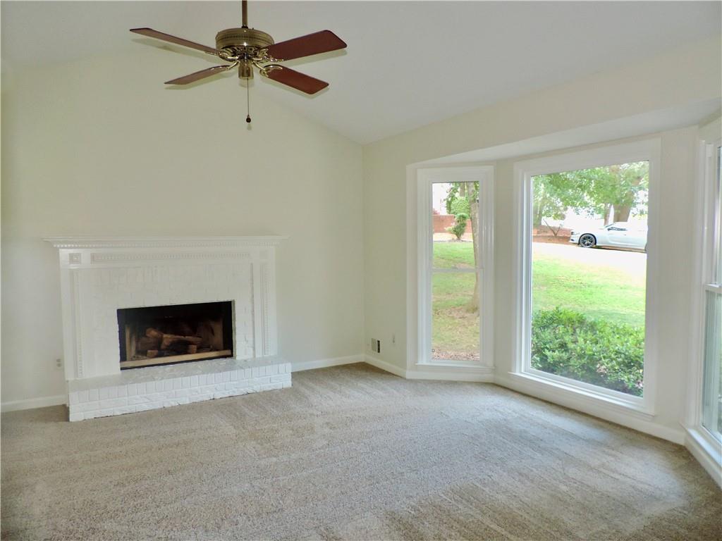 3264 Woodcliff Way Property Photo 4