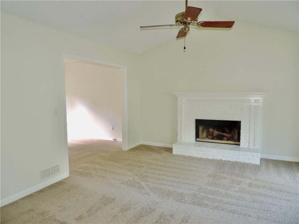 3264 Woodcliff Way Property Photo 5