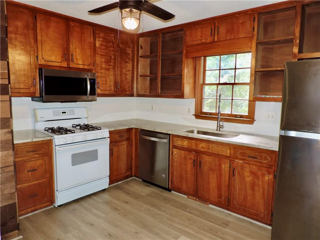 3264 Woodcliff Way Property Photo 8