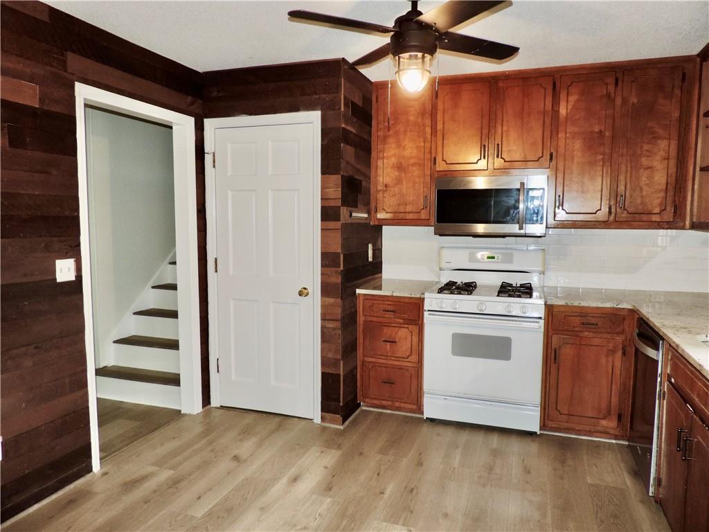 3264 Woodcliff Way Property Photo 10