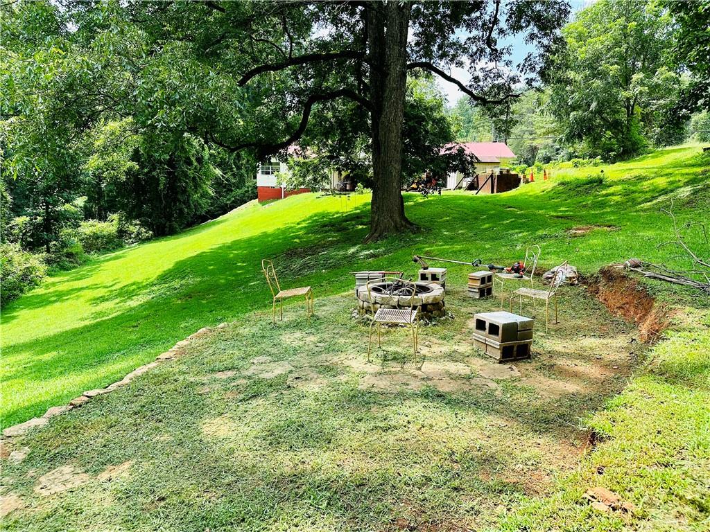 2582 White Sulphur Road Property Photo 1