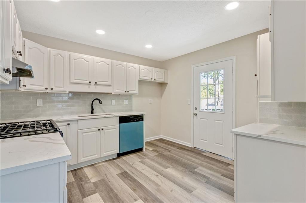570 Sunset Ridge Drive Property Photo 4