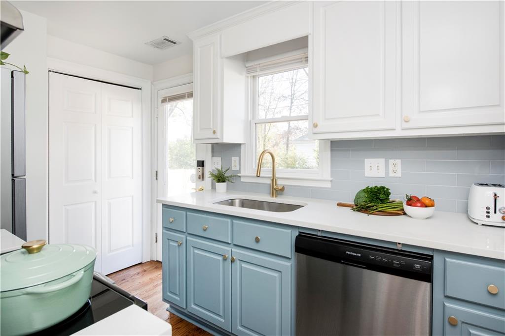 935 Greenwood Avenue Ne Unit D Property Photo 13