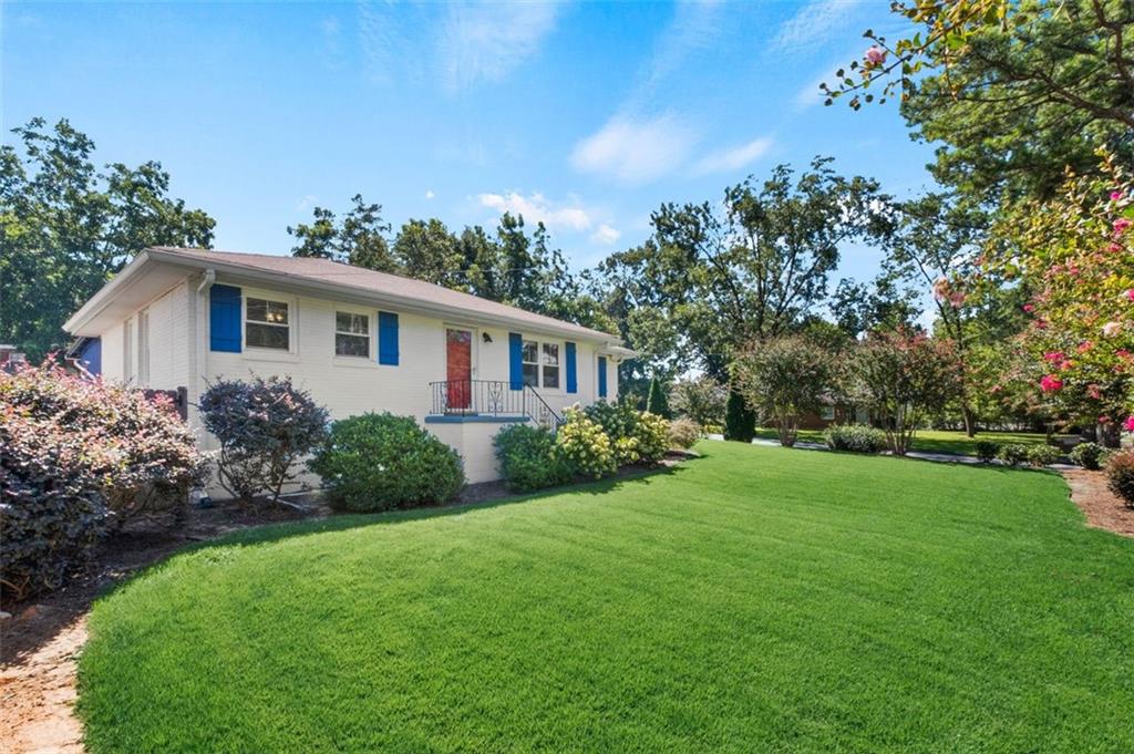 1394 N Druid Hills Road Ne Property Photo 2