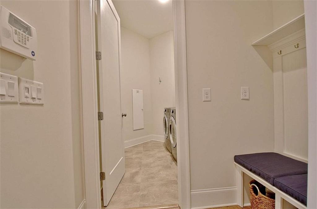 218 Bandon Way Property Photo 47