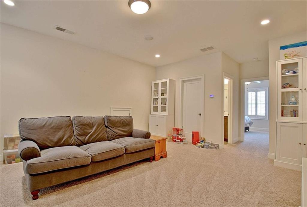 218 Bandon Way Property Photo 49