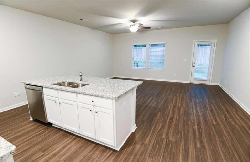 133 Village Green Drive Unit 160 Property Photo 6