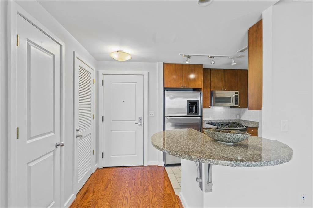 3338 Peachtree Road Ne Unit 1104 Property Photo 2