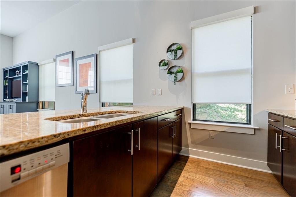 200 N Highland Avenue Ne Unit 105 Property Photo 17