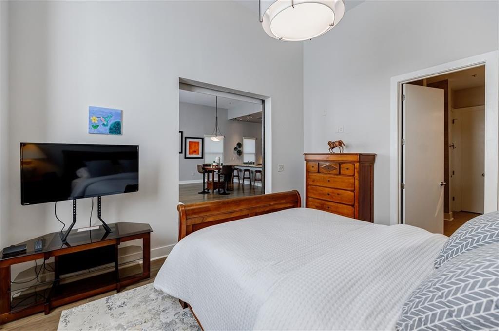 200 N Highland Avenue Ne Unit 105 Property Photo 21