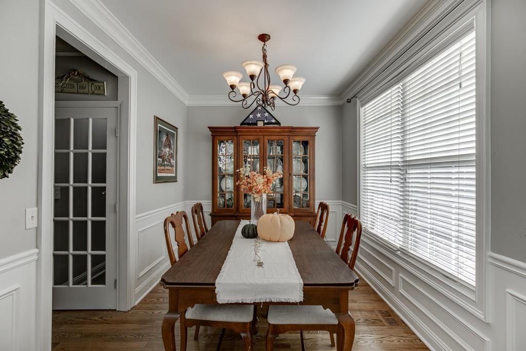 6180 Lake Windsor Parkway Property Photo 9