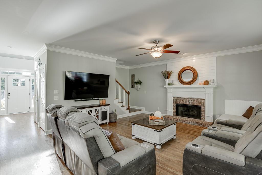 6180 Lake Windsor Parkway Property Photo 11