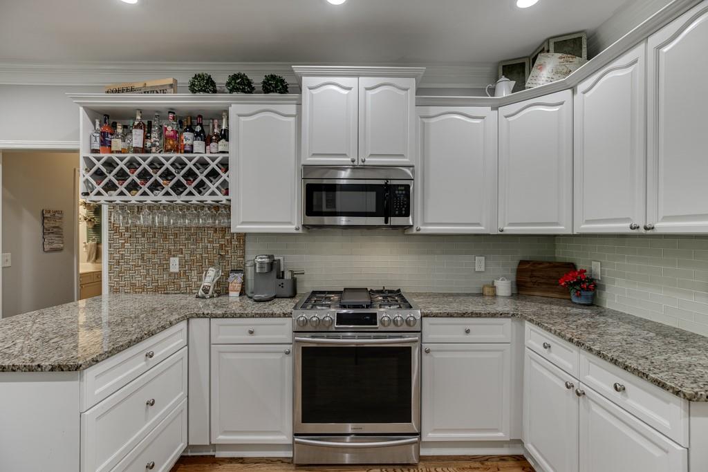 6180 Lake Windsor Parkway Property Photo 20