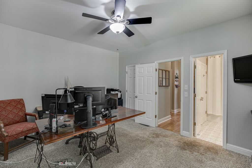 6180 Lake Windsor Parkway Property Photo 23