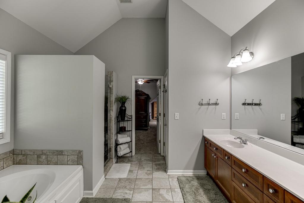 6180 Lake Windsor Parkway Property Photo 36