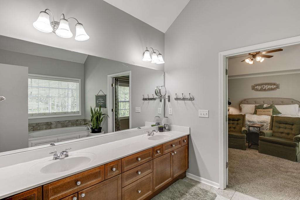 6180 Lake Windsor Parkway Property Photo 38