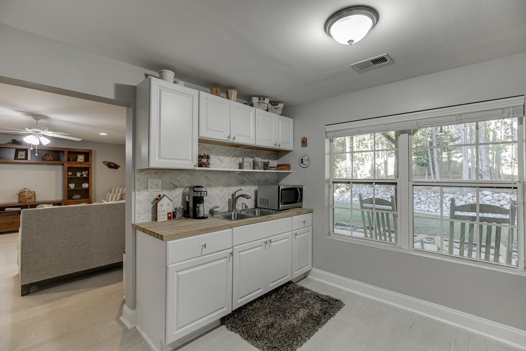 6180 Lake Windsor Parkway Property Photo 46