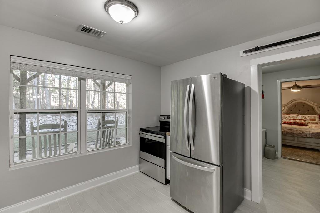 6180 Lake Windsor Parkway Property Photo 47
