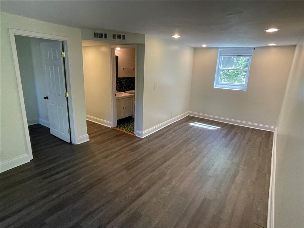 2027 Oakview Road Se Unit C Property Photo 5