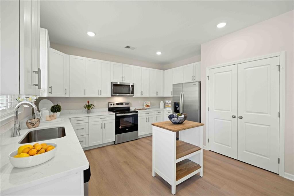 3489 Fairview Road Unit Maple Property Photo 4