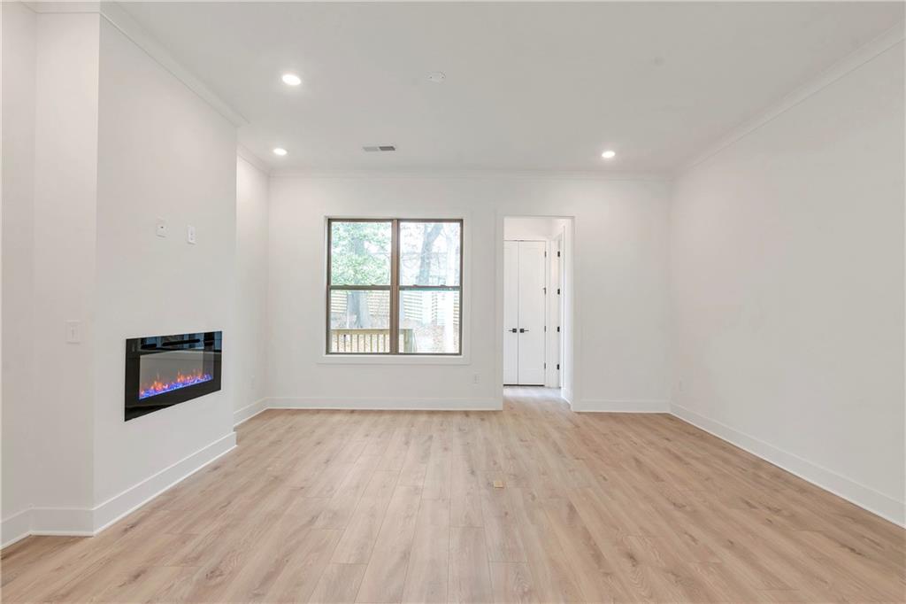 2174 Avion Way Unit 11 Property Photo 13