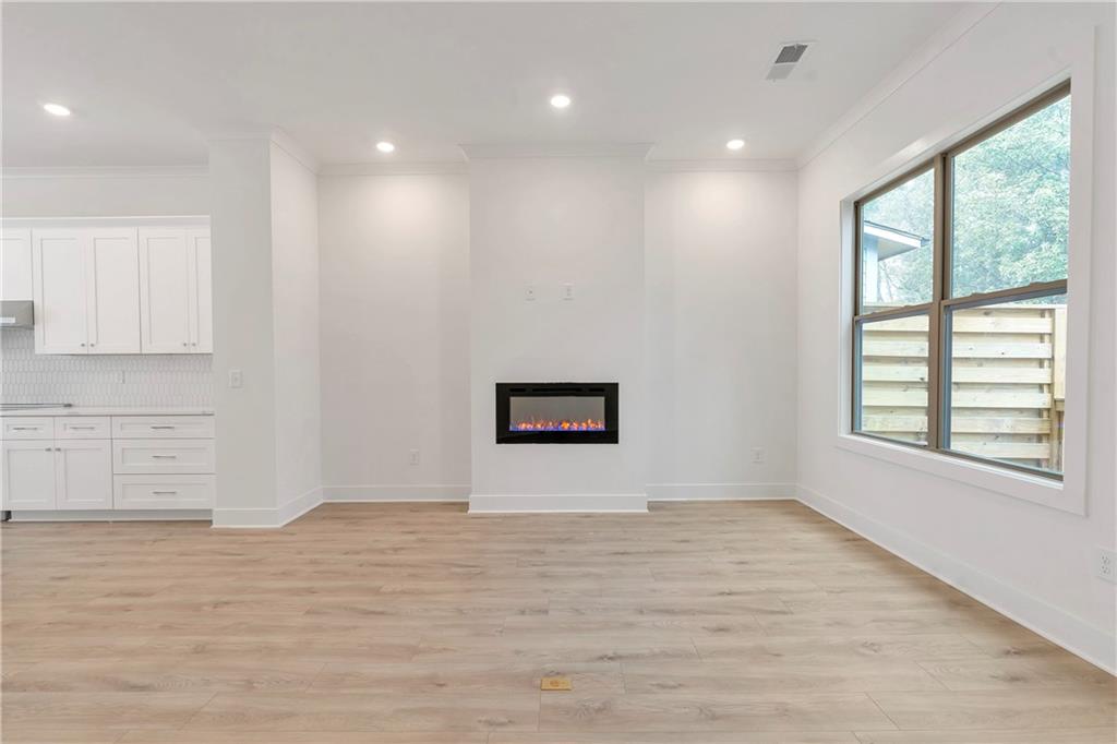2174 Avion Way Unit 11 Property Photo 14