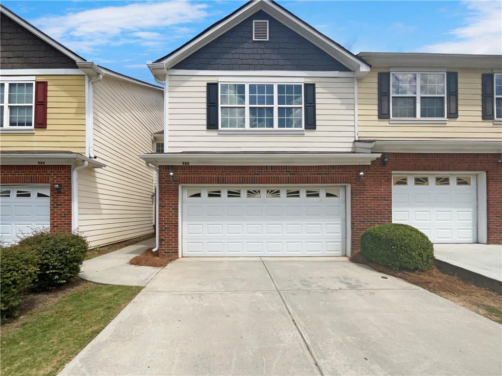 986 Treymont Way Property Photo 1