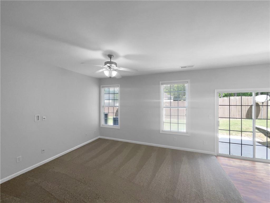 986 Treymont Way Property Photo 4