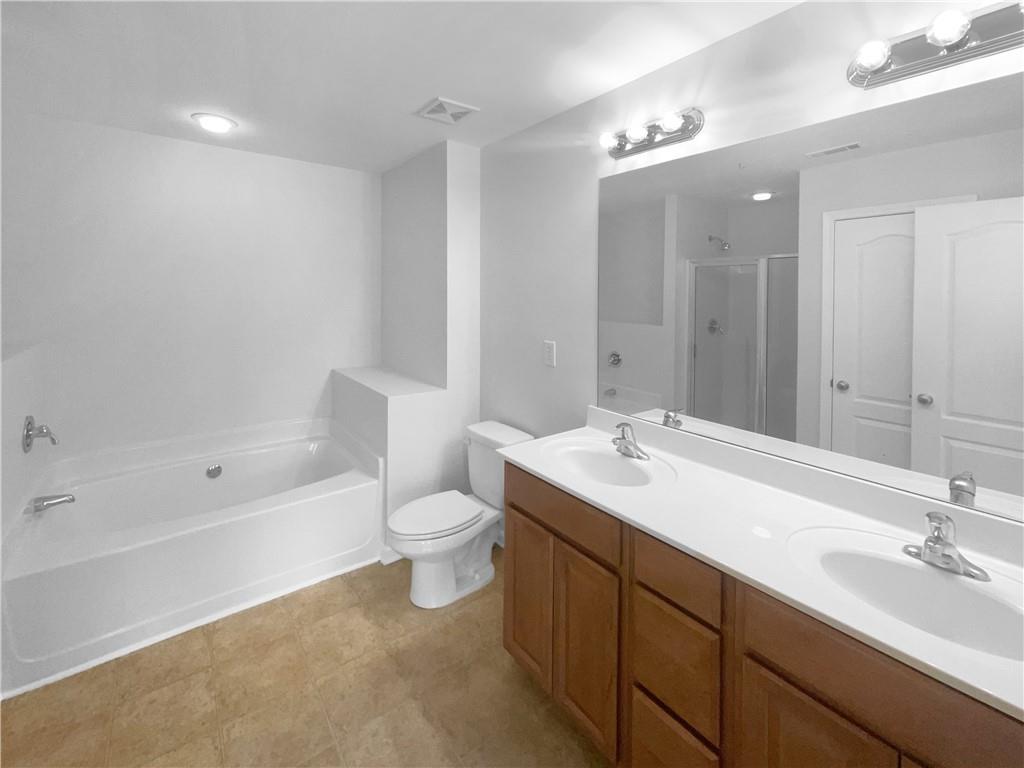 986 Treymont Way Property Photo 12