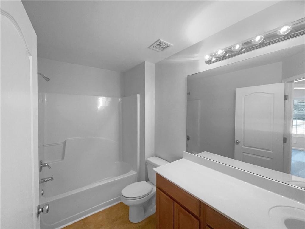 986 Treymont Way Property Photo 16