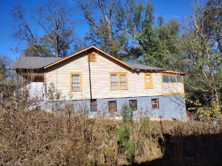 1005 Ashby Terrace Property Photo 3