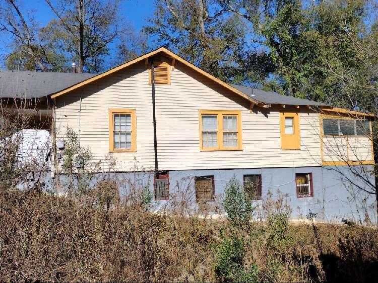 1005 Ashby Terrace Property Photo 4